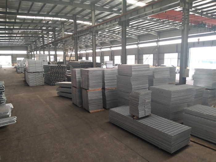 熱浸鋅鋼格柵.jpg 熱浸鋅鋼格柵.jpg