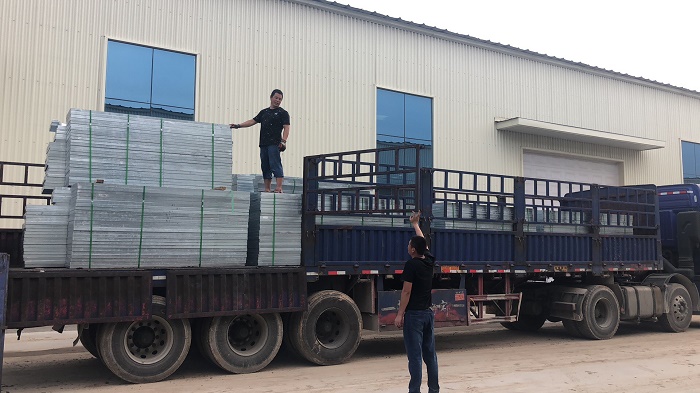 鋼格柵平臺.jpg 鋼格柵平臺.jpg